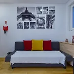Purple Break Apartment *